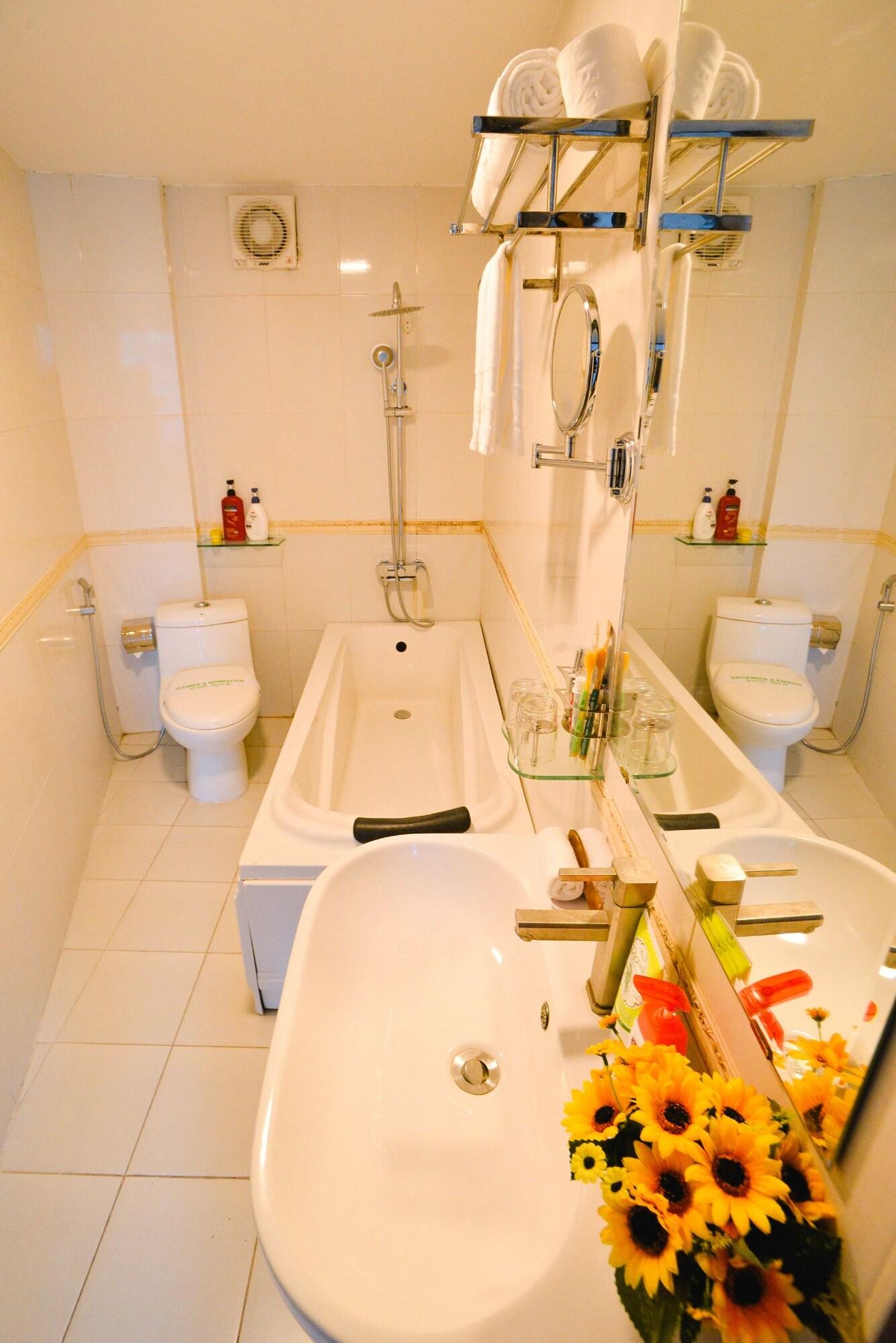A25 Hotel - 96 Hai Bà Trưng Hanoï Extérieur photo